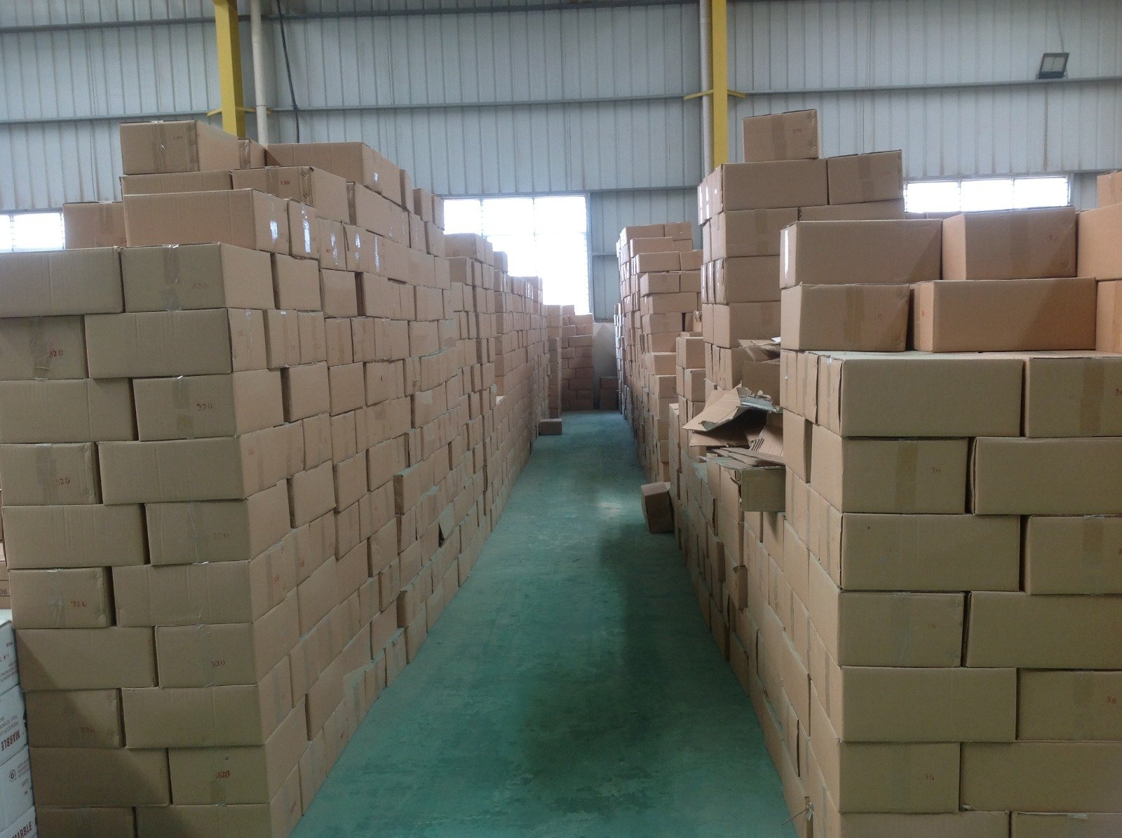 Tianli organized warehouse stock inventory and global logistics distribution center